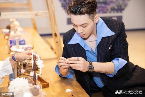 二哥吃瓜娱乐圈,娱乐圈幕后风云大揭秘 第1张 二哥吃瓜娱乐圈,娱乐圈幕后风云大揭秘 第1张